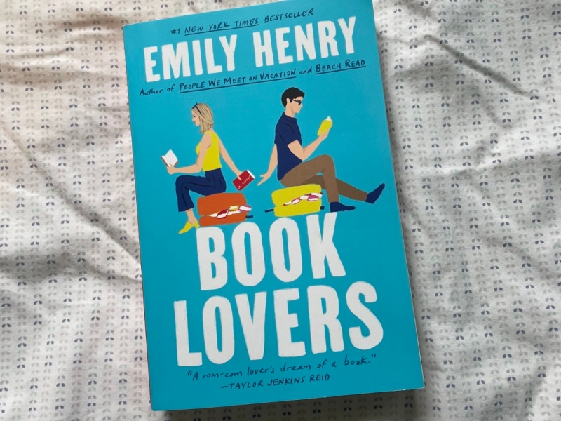 Review: Book Lovers by Emily Henry